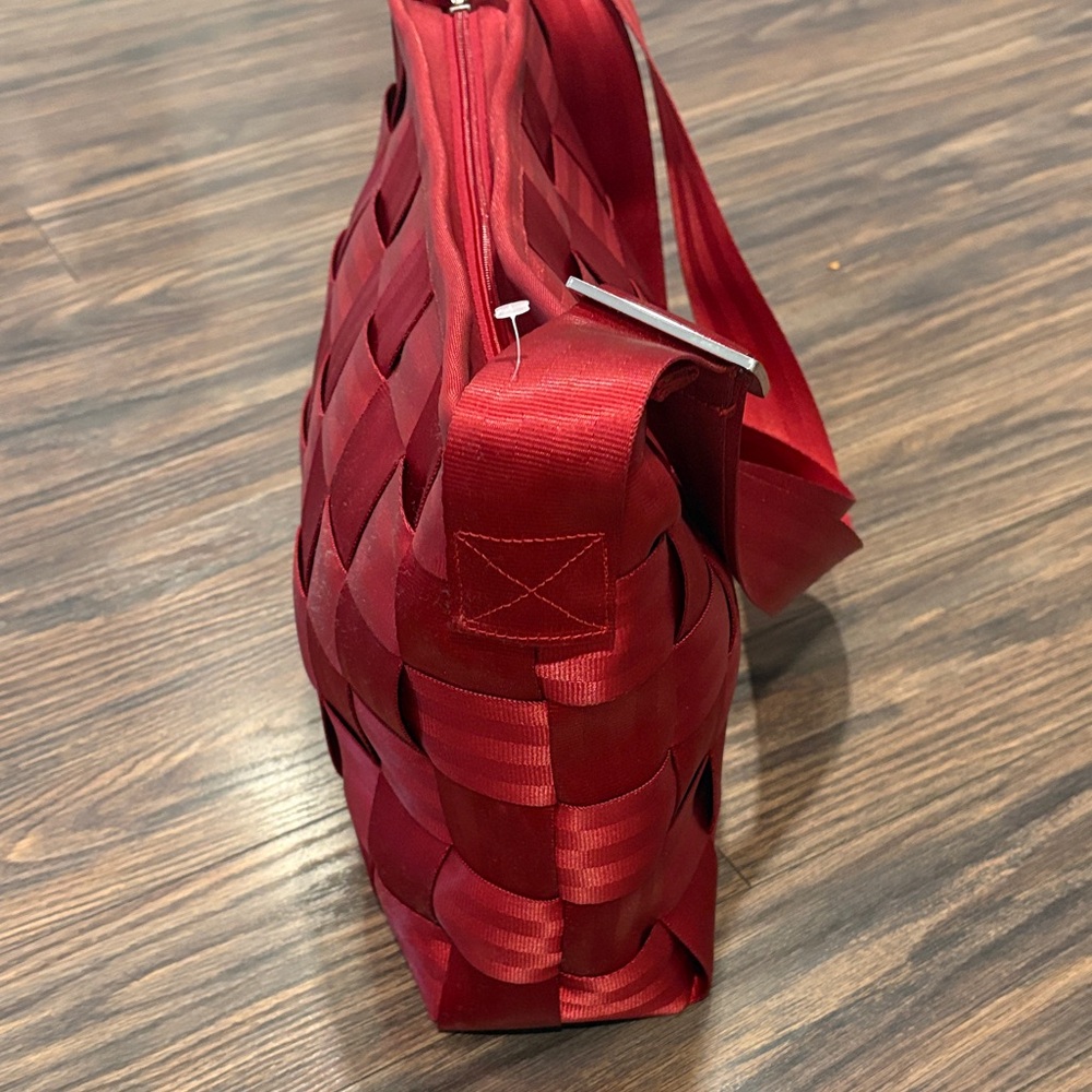 HARVEYS Elegant Red Woven Shoulder Seatbelt Bag-NWT - Picture 5 of 13